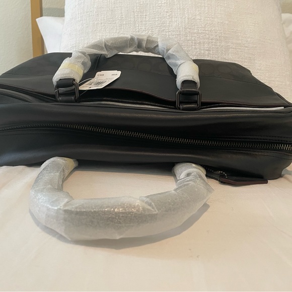 NWT Authentic COACH Trekker Weekender Carryall Travel Bag 🧳. - Picture 4 of 8